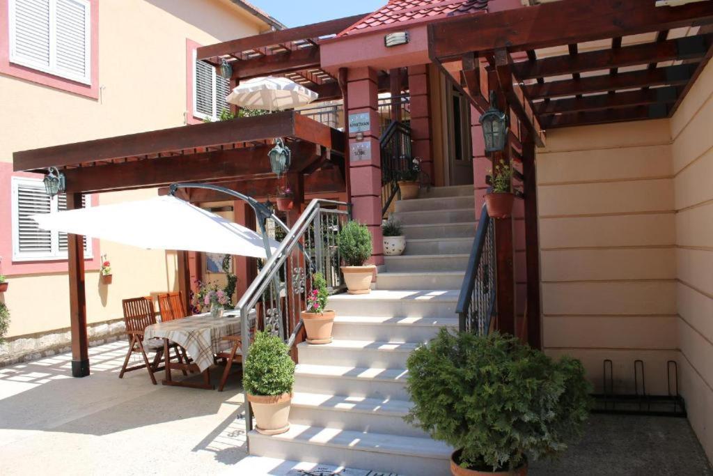 Apartments Dragovic Niksic Exterior foto